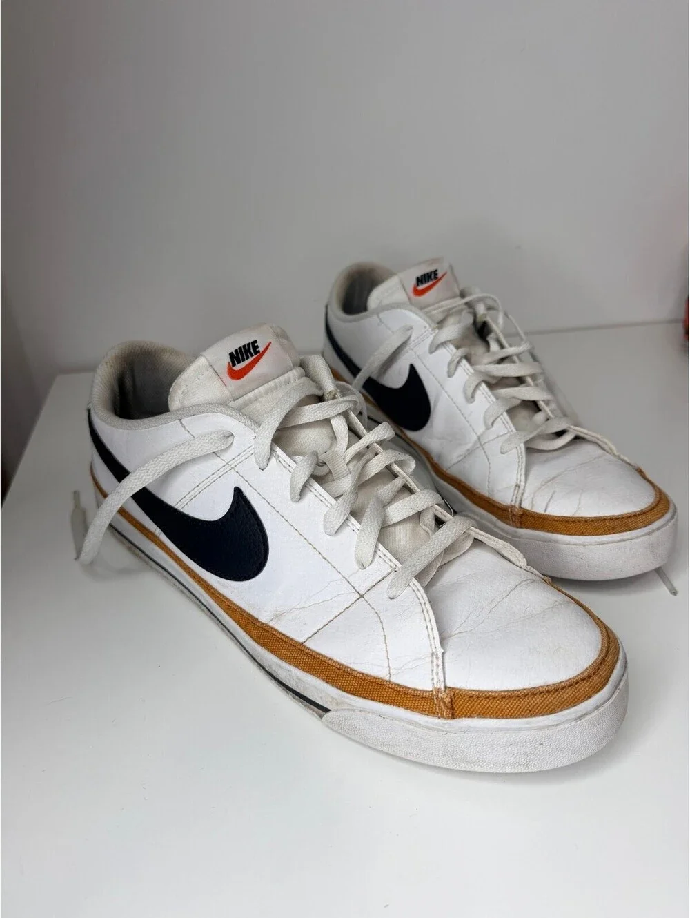 Nike Sweet Classic low top sneakers white size 12 or womens 13.5